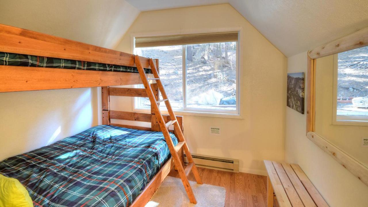 Hawks Nest Lodge 西优胜美地 外观 照片